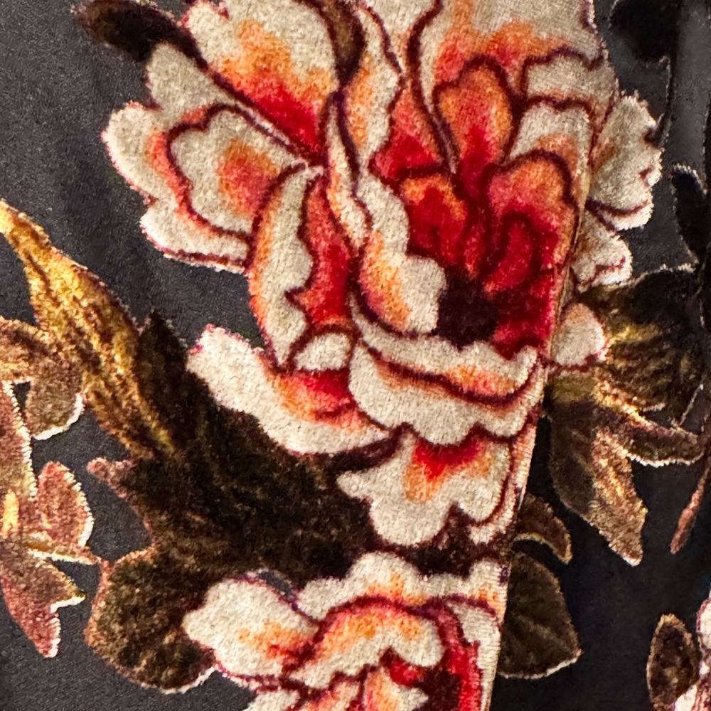 Cupcakes & Cashmere Black Floral Velvet Blouse Cold Shoulder Sz L NWT Romantic - Picture 3 of 11